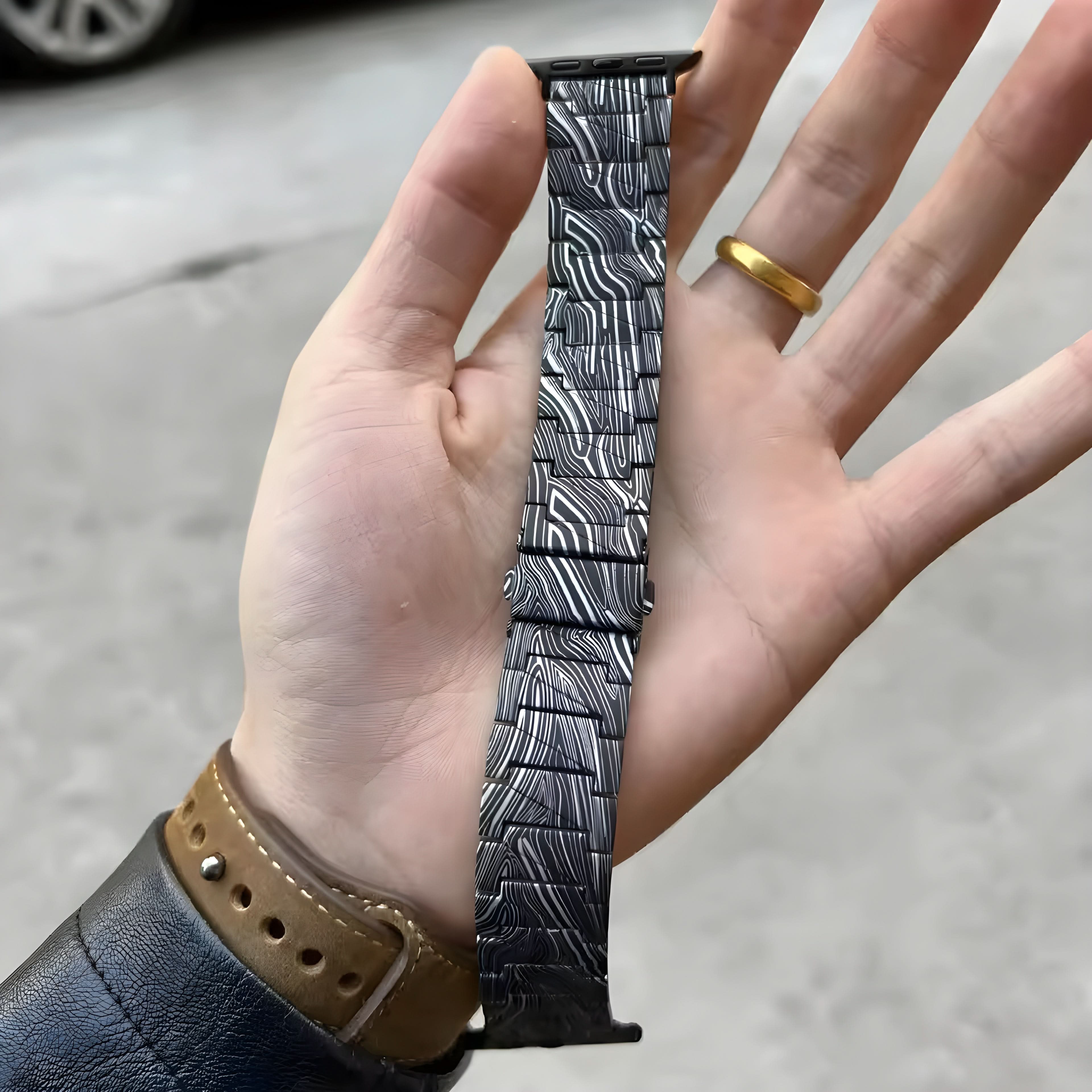 CarbonEdge™ – Premium Kohlefaser-Muster Armband für Apple Watch (38–49 mm) – Für Series 1–11, SE (1.–3. Gen.), Ultra, Ultra 2 & Ultra 3